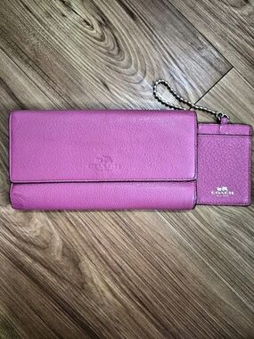 Coach Pink Pebbled Leather Wallet Trifold ID Card Case